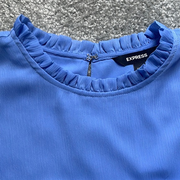 Express Ruffle Mock Neck Puff Sleeve Top - Picture 3 of 7